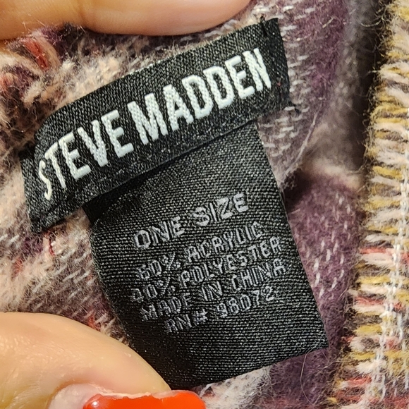 Steve Madden large Floral  scarf - Picture 3 of 11